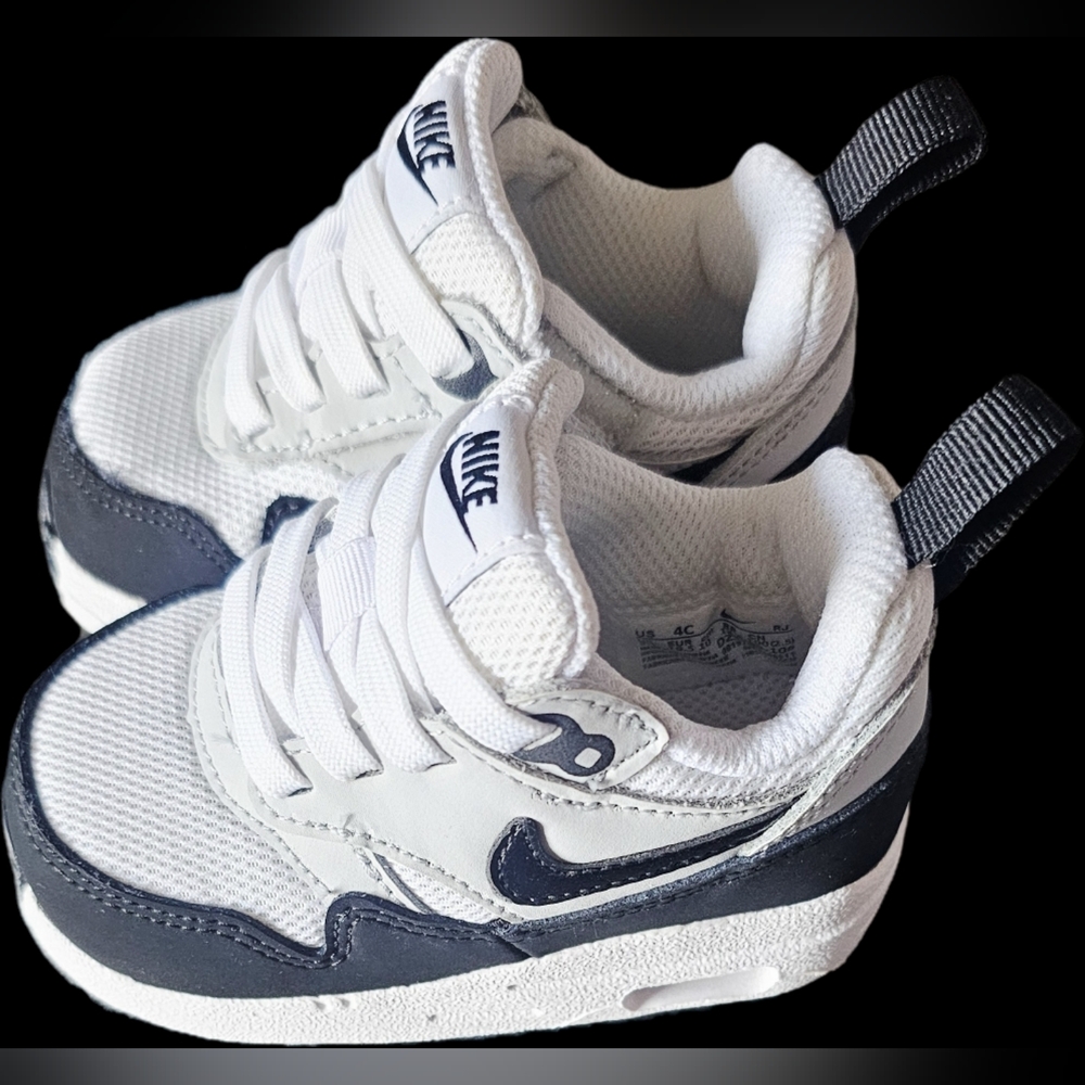 Air Max 1 (Size 4c)